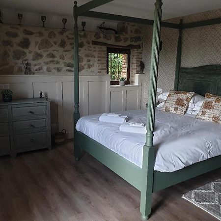 La Maison Ronde Bed & Breakfast Saint-Quentin-sur-Charente Eksteriør bilde